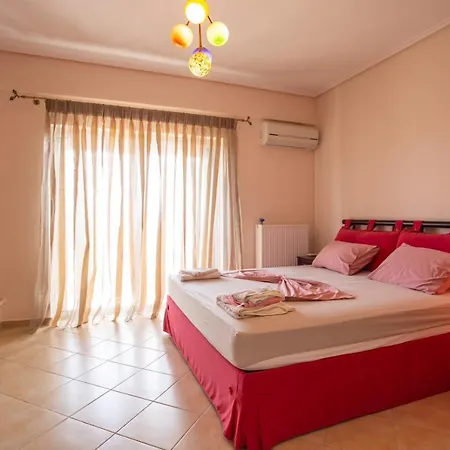 Sissy Carefree Vacationsθε *