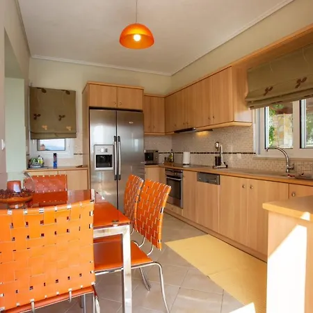 Sissy Carefree Vacationsθε *