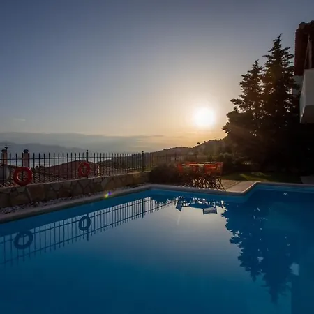 Sissy Carefree Vacationsθε Villa *