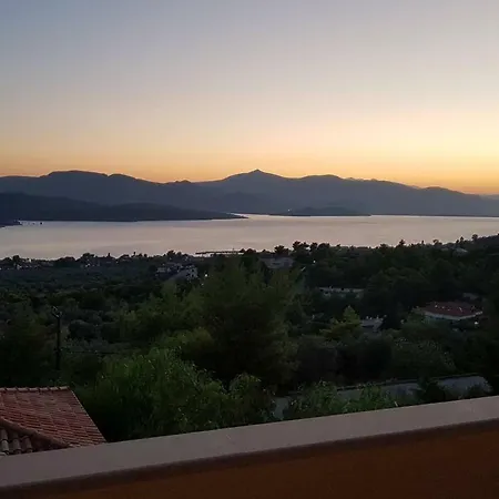 Sissy Carefree Vacationsθε Βίλα